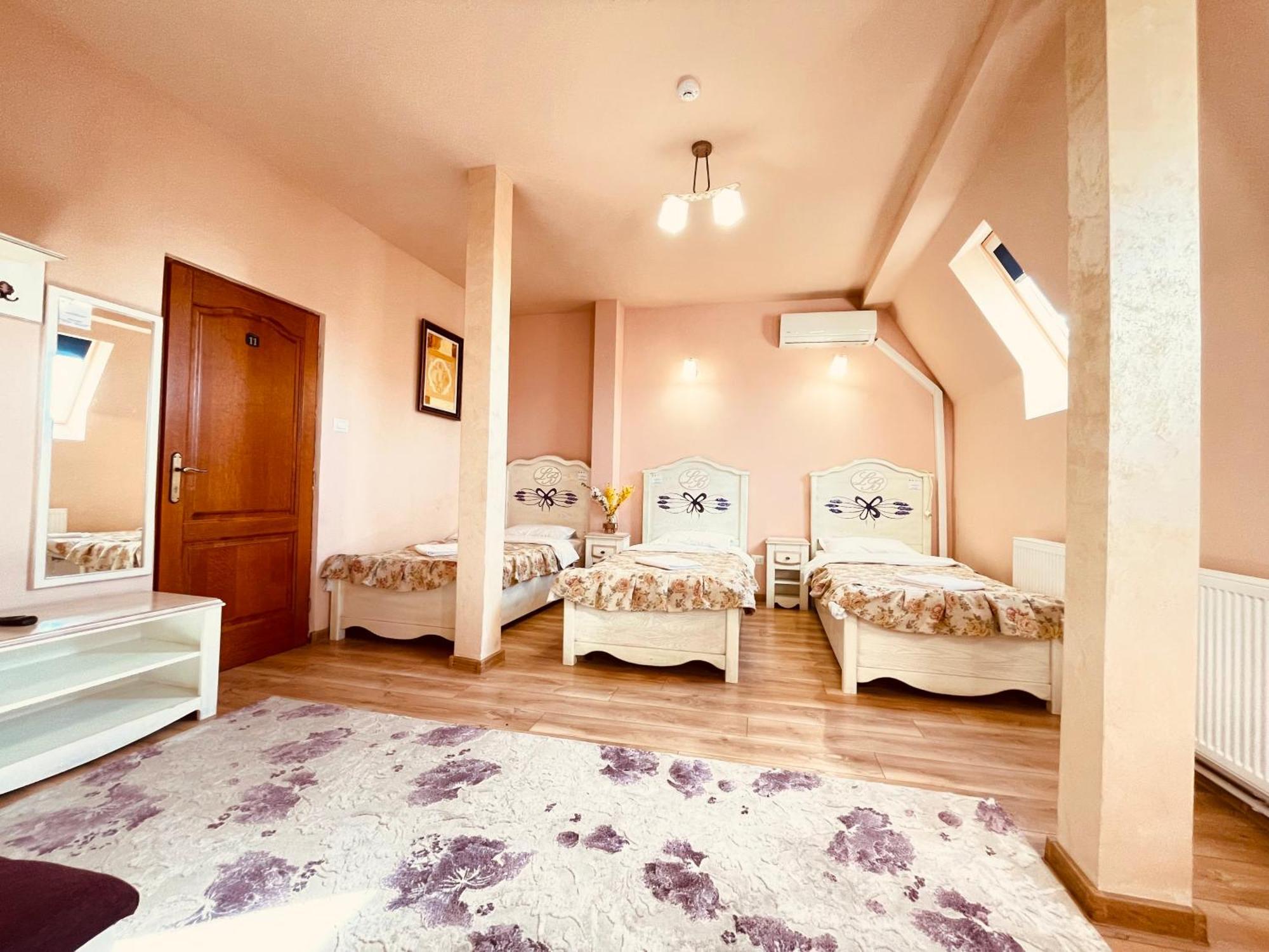 Leaganul Bucovinei Guest House Suceava Chambre photo