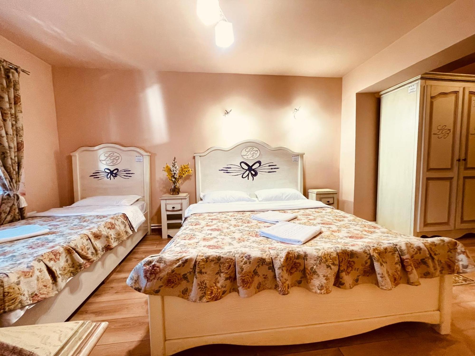 Leaganul Bucovinei Guest House Suceava Chambre photo